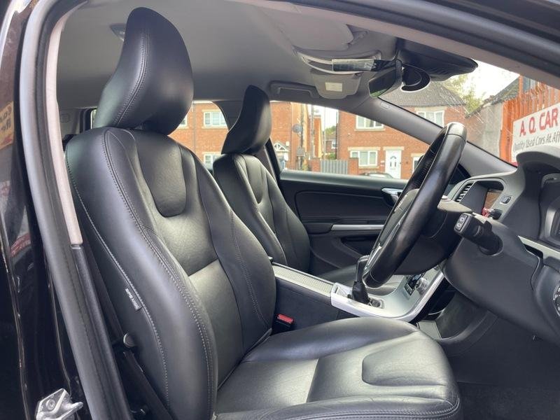 VOLVO V60 CROSS COUNTRY