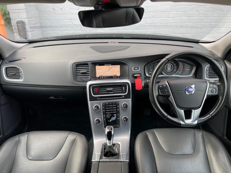 VOLVO V60 CROSS COUNTRY
