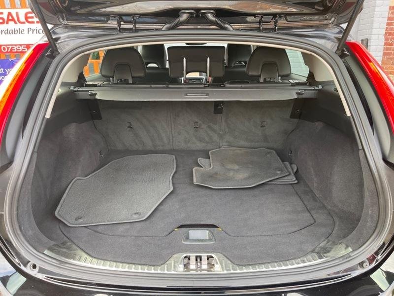 VOLVO V60 CROSS COUNTRY