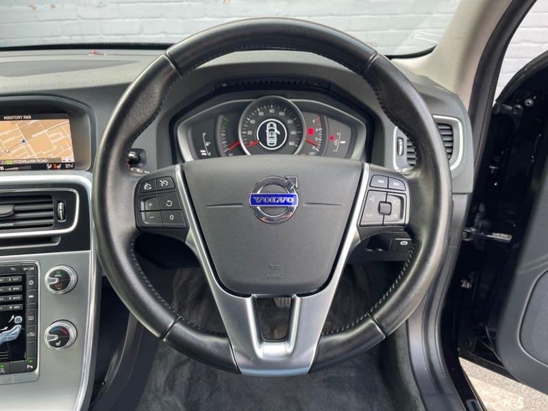 VOLVO V60 CROSS COUNTRY