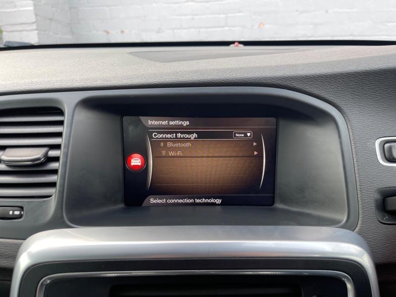 VOLVO V60 CROSS COUNTRY