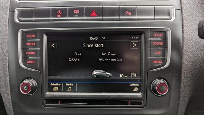 VOLKSWAGEN POLO