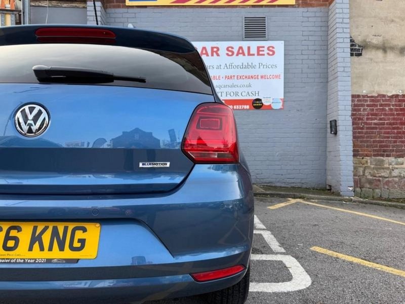 VOLKSWAGEN POLO