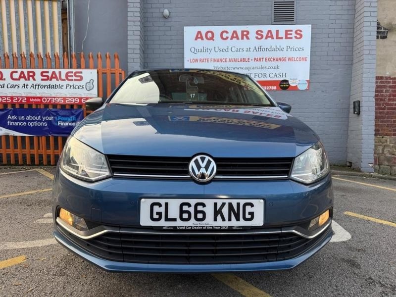 VOLKSWAGEN POLO