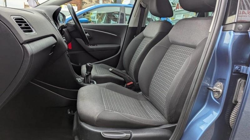 VOLKSWAGEN POLO