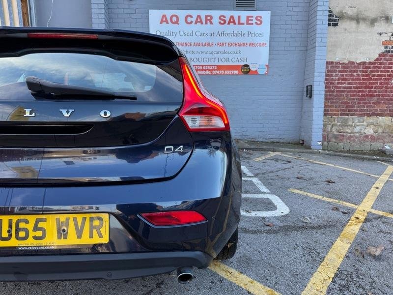 VOLVO V40