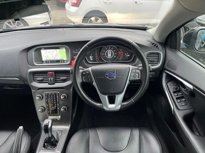 VOLVO V40