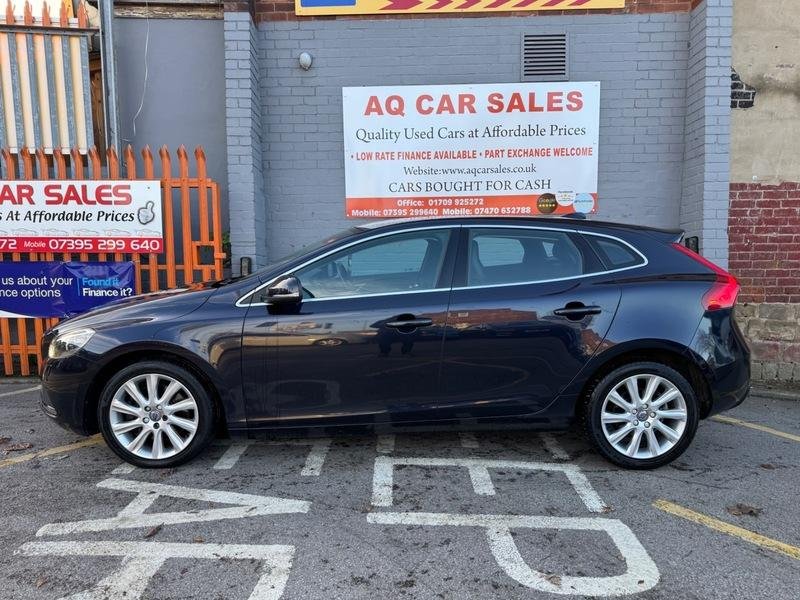 VOLVO V40