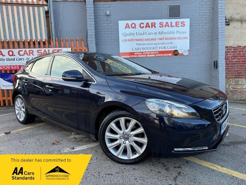 VOLVO V40