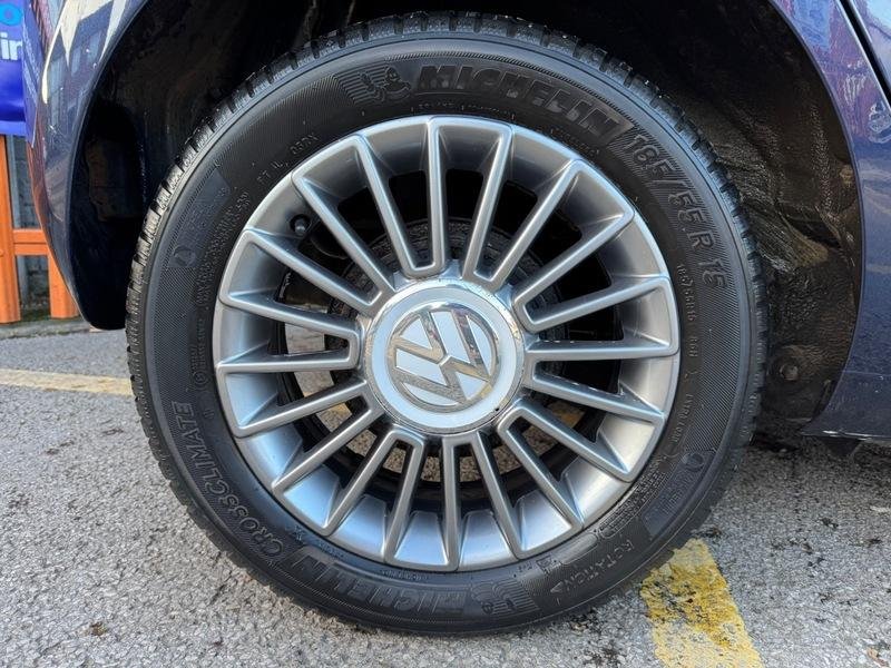 VOLKSWAGEN UP