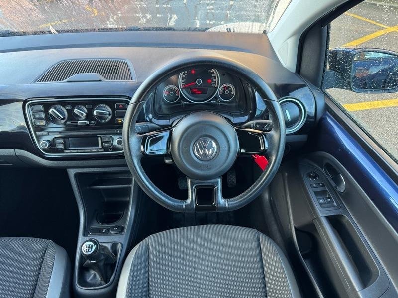 VOLKSWAGEN UP