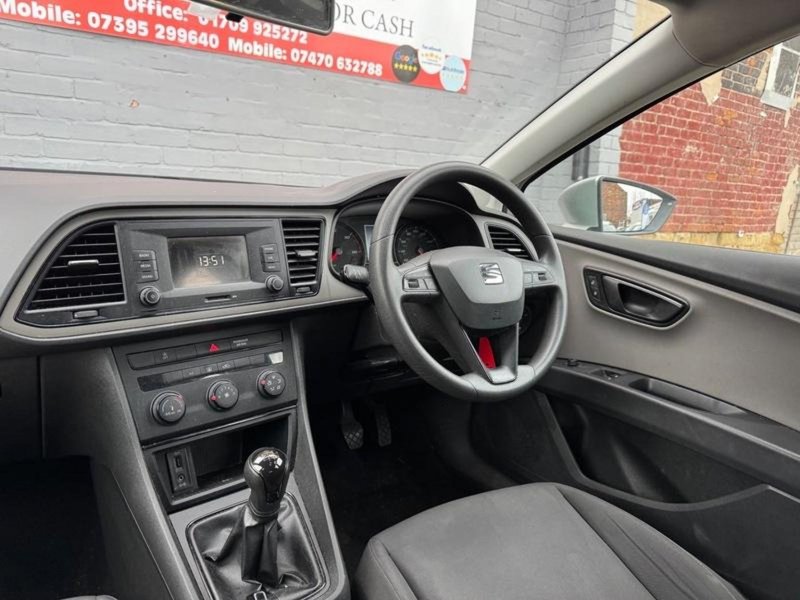 SEAT LEON