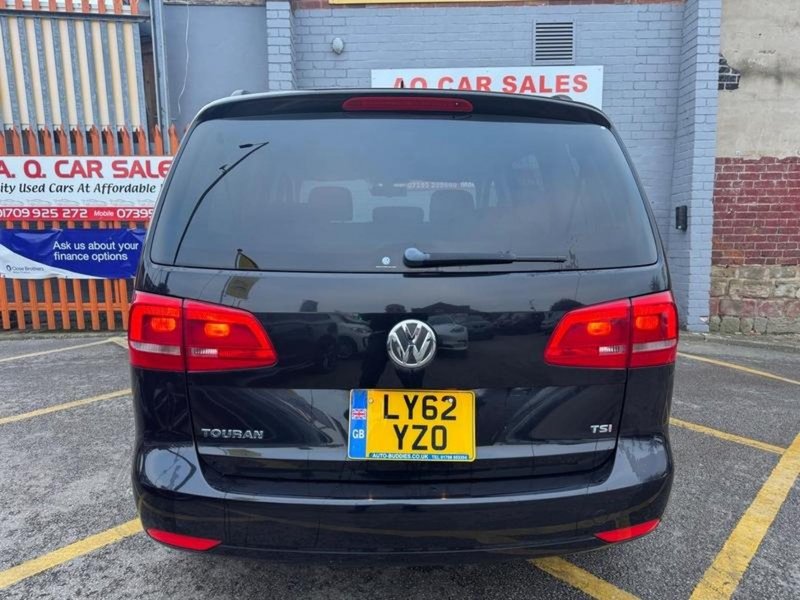 VOLKSWAGEN TOURAN