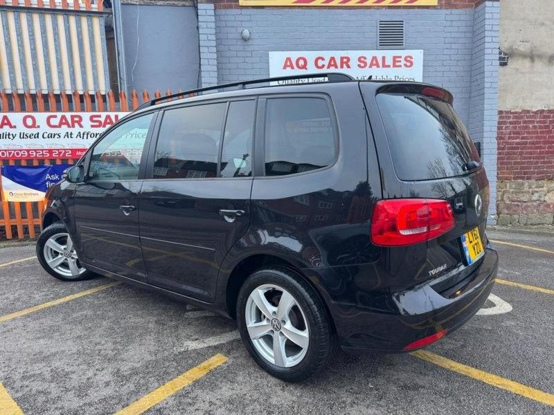 VOLKSWAGEN TOURAN